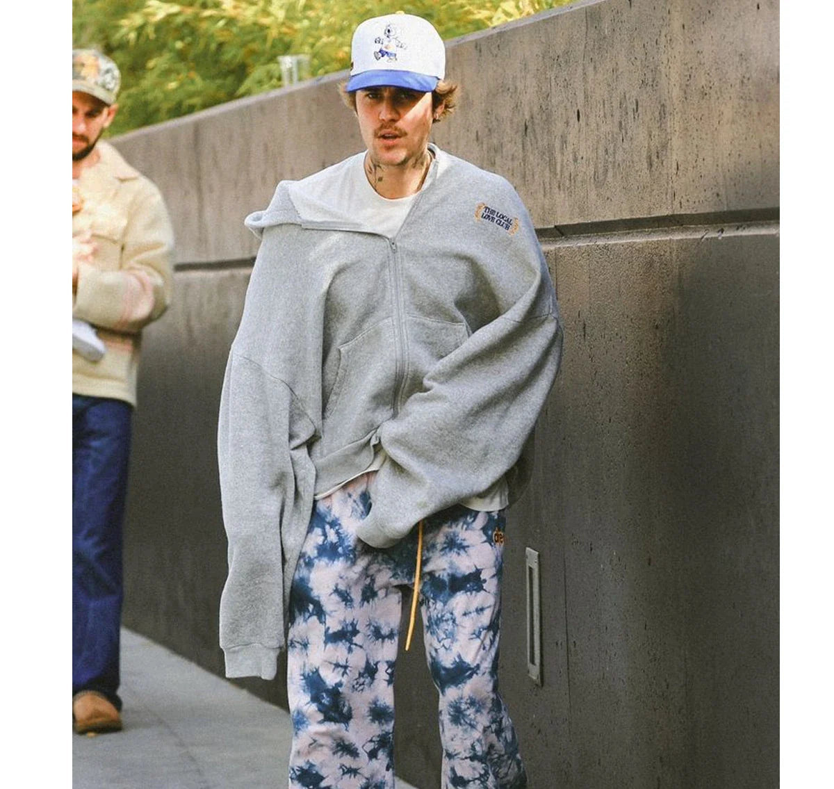 Justin_Bieber_Grey_Hoodie