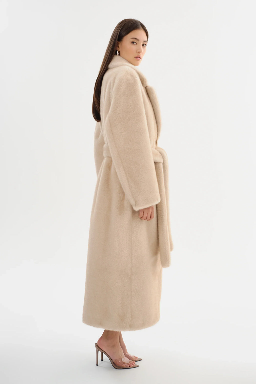 LAMARQUE-Darelle-Oversized-Faux-Fur-Coat-Angora