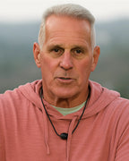 The-Golden-Bachelor-Season-2-Episode-5-Mel-Owenss-Red-Hoodie