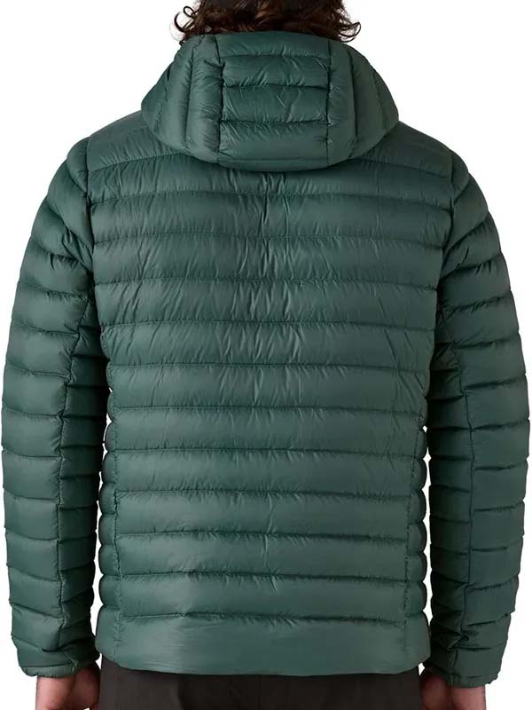 Tom Hiddleston black puffer jacket winter outfit S02