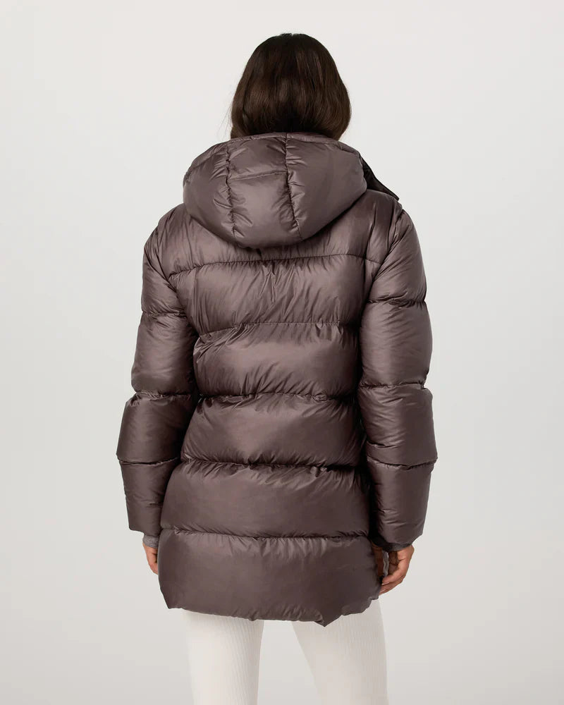 Vuori-Women-Coordinate-Long-Down-Jacket-Back